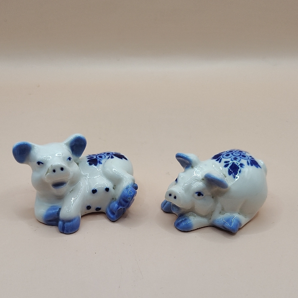 Vintage Mini Delft Blue Pig Porcelain Figurines 2"